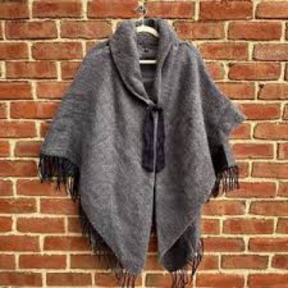Ann Taylor Blue Textured Knit Poncho